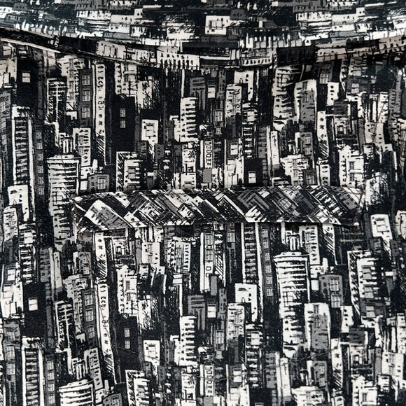 Signum Men’s Shades of Grey Urban Graphics Cotton Short Sleeve Collared Shirt - Picture 4 of 4